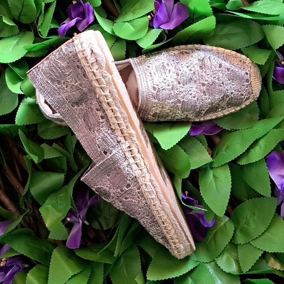 New Metallic Grey  Espadrille size 8 - Picture 2 of 5